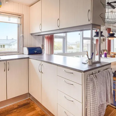 Vakantiehuis 4 Bedroom Cozy In *