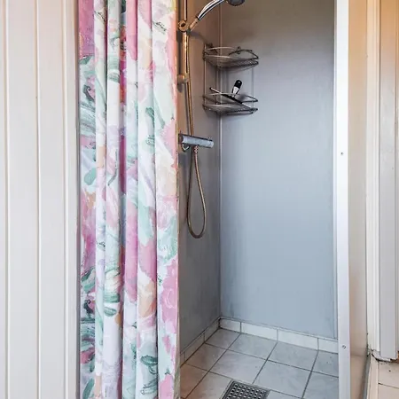 度假居 4 Bedroom Cozy In 博恩瑟