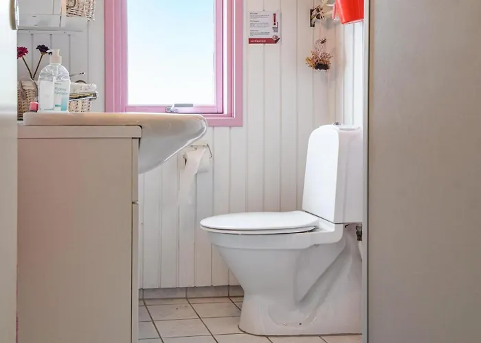 4 Bedroom Cozy In Vakantiehuis