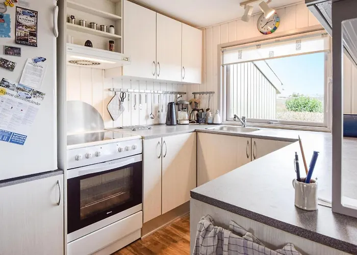 4 Bedroom Cozy In Vakantiehuis *