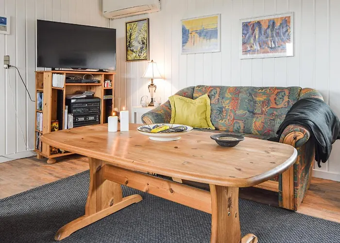 4 Bedroom Cozy In Vakantiehuis